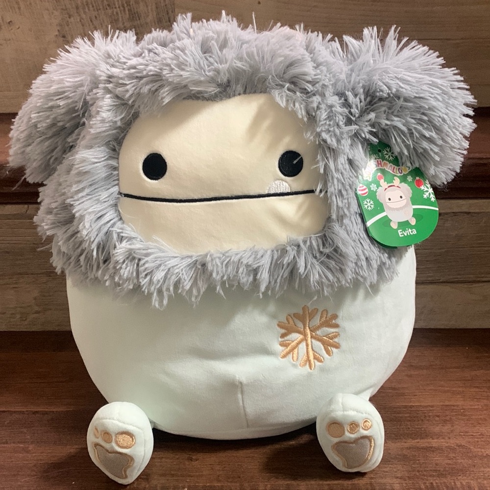 Super Cute 🥰 Evita the Bigfoot is a grey Squishmallows Size 12” - NEW